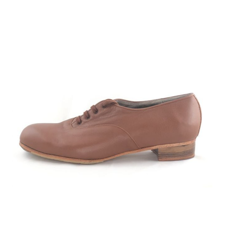 Carácter 45,25 A Leather Natural Flat Heel Exposed 3966