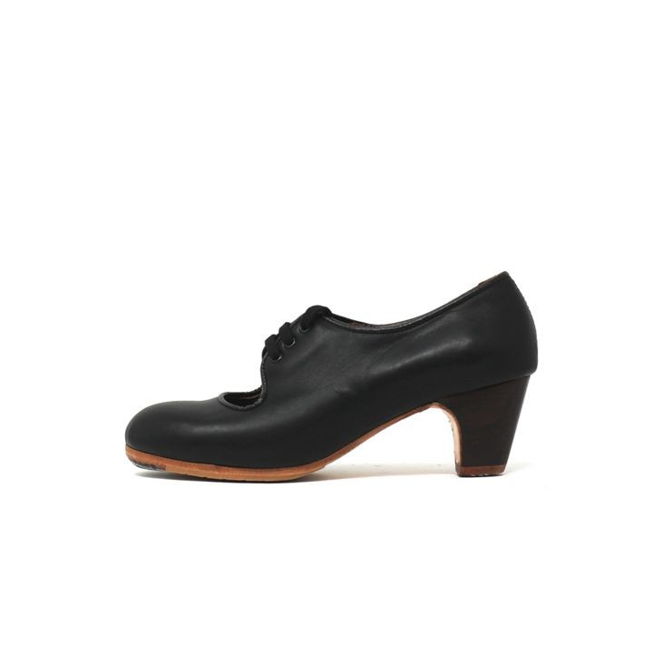 Carmen 38 A Leather Black Clásico 5 Exposed (Beige Rubber Soles)